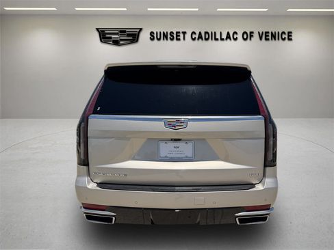 Certified 2023 Cadillac Escalade Premium Luxury AWD/4WD image 4