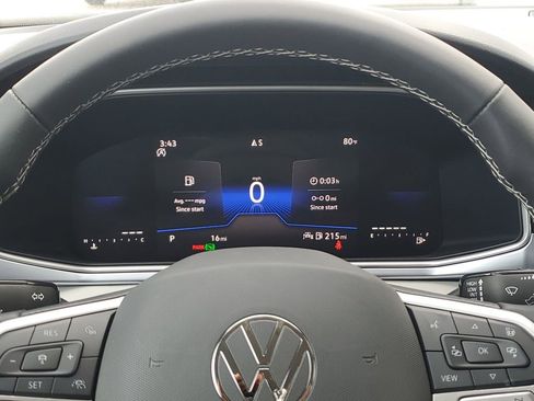New 2026 Volkswagen Taos SE FWD image 22
