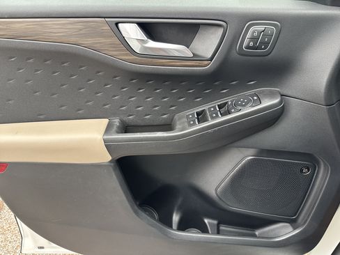 Used 2020 Ford Escape Titanium AWD/4WD image 14