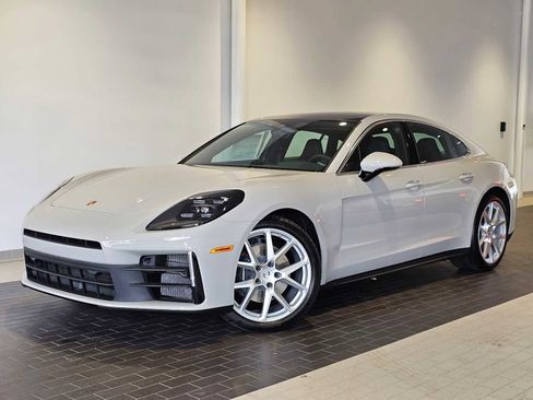 New 2025 Porsche Panamera 4 image 1