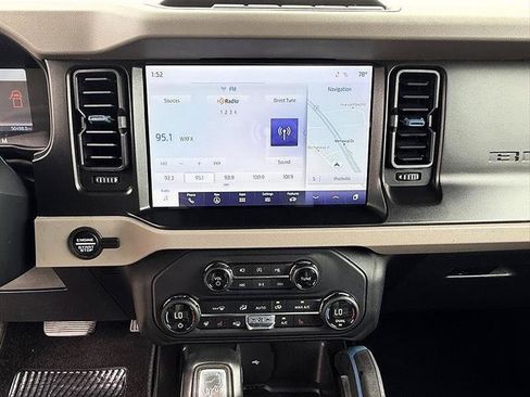 Used 2023 Ford Bronco Wildtrak AWD/4WD image 28