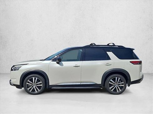 Used 2024 Nissan Pathfinder Platinum w/ Lighting Package (N93) FWD image 9