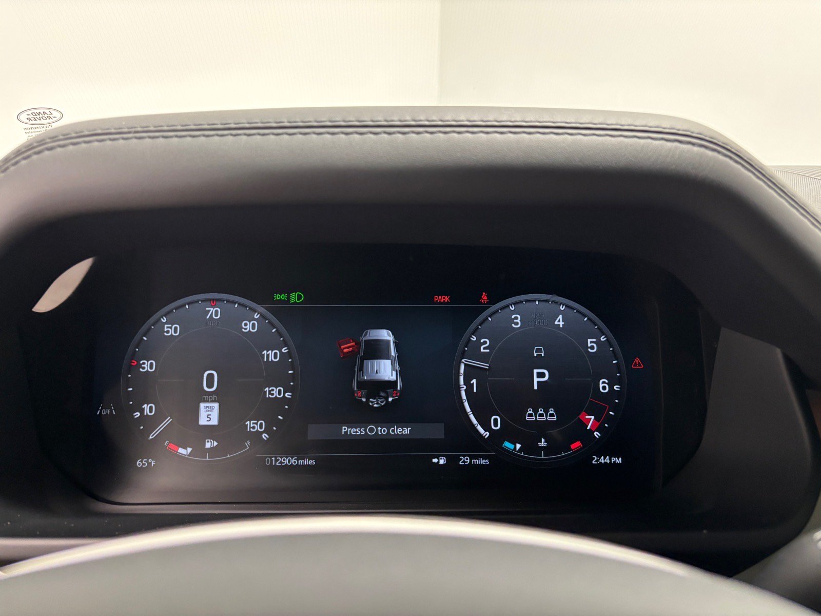 New 2025 Land Rover Defender 110 X-Dynamic SE AWD/4WD image 18