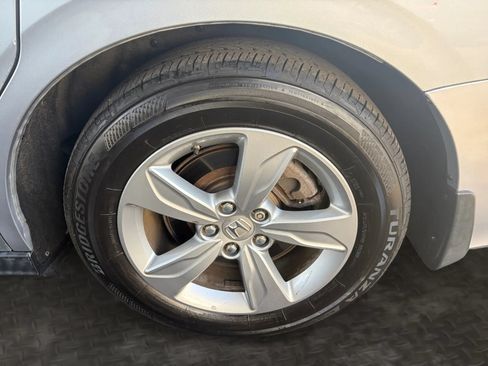 Used 2018 Honda Odyssey EX-L image 44