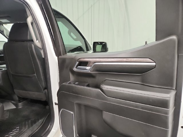Used 2024 Chevrolet Silverado 1500 LTZ AWD/4WD image 24