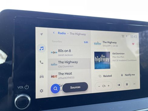 Used 2025 Toyota Prius LE image 22