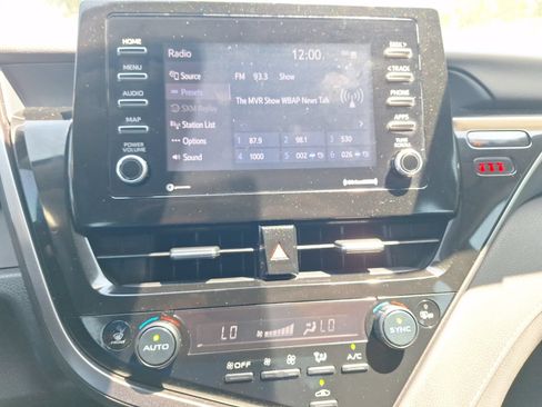Used 2023 Toyota Camry SE FWD image 22
