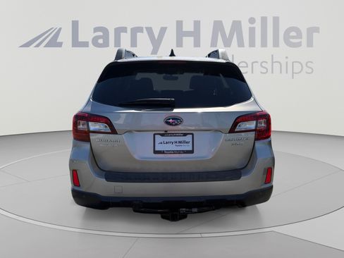 Used 2017 Subaru Outback 3.6R Limited AWD/4WD image 4