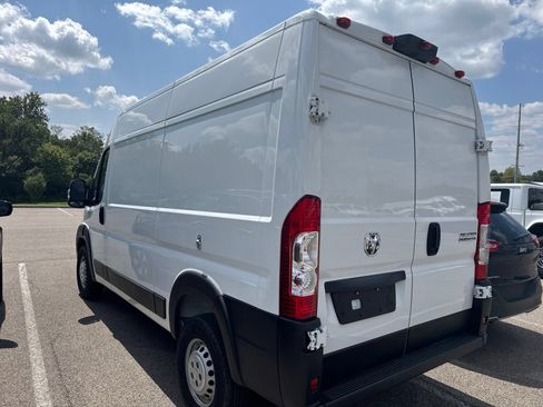 Used 2024 RAM ProMaster 1500 w/ Safety Group FWD image 4
