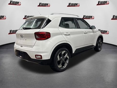 Certified 2025 Hyundai Venue SEL image 5