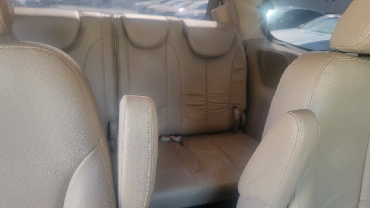 Used 2012 Kia Sedona EX w/ Luxury Pkg FWD image 26