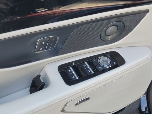 New 2026 Lincoln Nautilus Reserve w/ Jet Appearance Package image 9