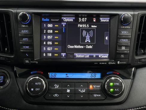 Used 2017 Toyota RAV4 Limited image 24