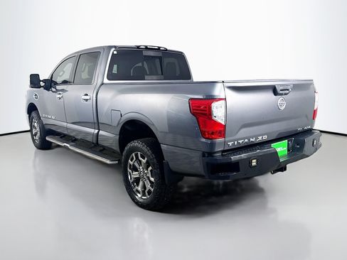 Used 2019 Nissan Titan SL w/ Chrome Package AWD/4WD image 7