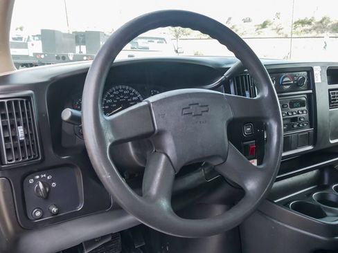Used 2007 Chevrolet Express 2500 RWD image 13