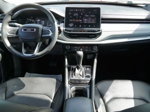 Used 2025 Jeep Compass Limited AWD/4WD image 13