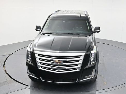 Used 2017 Cadillac Escalade Premium Luxury RWD image 41