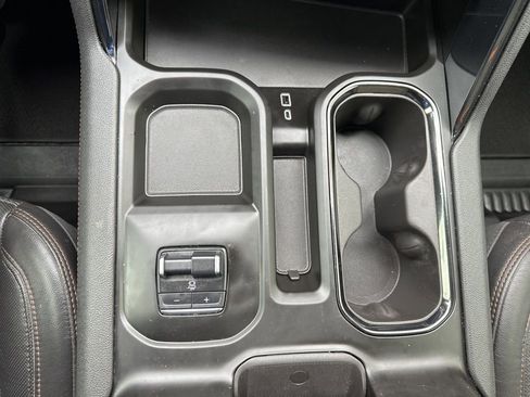 Used 2024 GMC Sierra 2500 AT4 w/ AT4 Premium Plus Package AWD/4WD image 6