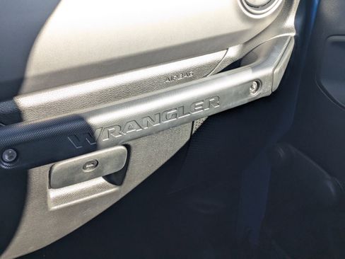 Used 2022 Jeep Wrangler Unlimited Sport image 28