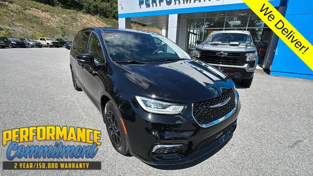 Used 2025 Chrysler Pacifica Select FWD image 4
