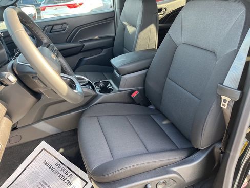 New 2026 Chevrolet Colorado W/T image 9