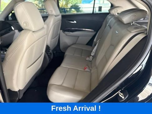 Used 2023 Cadillac XT4 Luxury FWD image 3