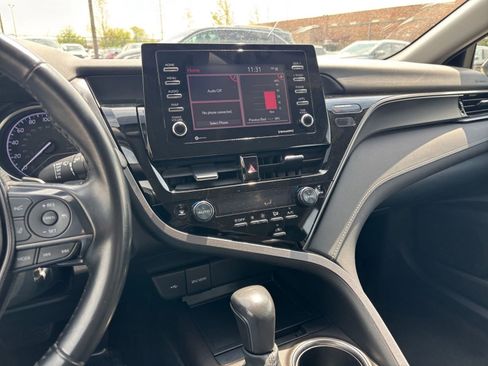 Used 2024 Toyota Camry SE FWD image 17