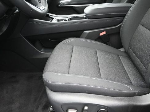 New 2026 Chevrolet Traverse LT image 13