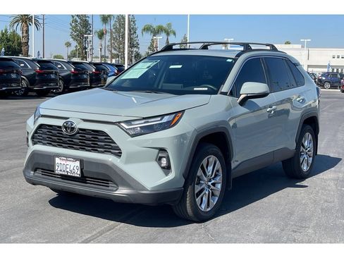 Used 2022 Toyota RAV4 XLE Premium AWD/4WD image 2