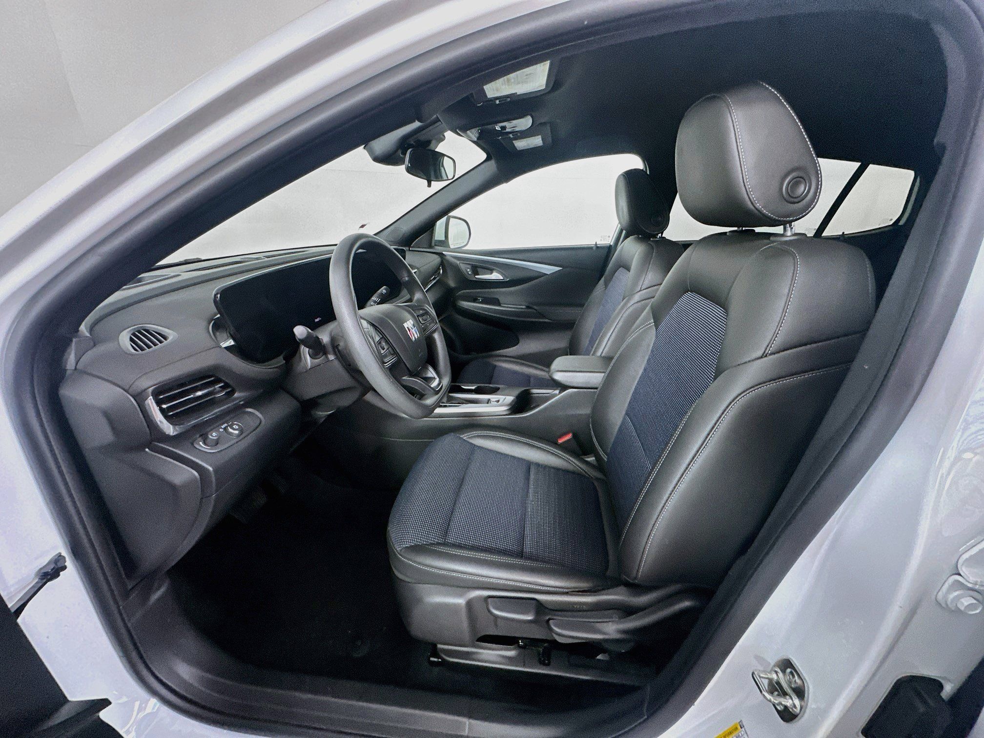 Used 2026 Buick Envista Preferred FWD image 13