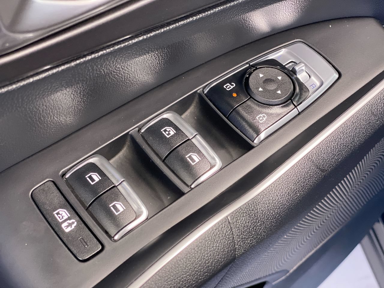 Certified 2026 Kia Sorento LX FWD image 18
