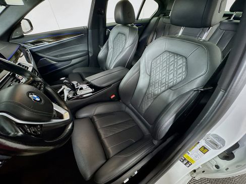 Used 2022 BMW 530i xDrive w/ Premium Package image 16