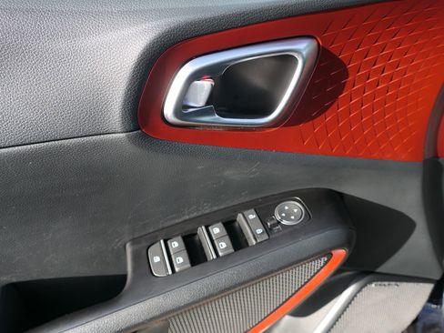 Used 2023 Kia Soul GT-Line w/ GT-Line Technology Package image 13