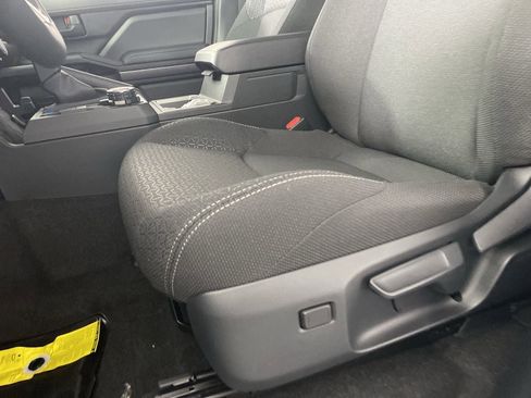 New 2026 Toyota 4Runner SR5 AWD/4WD image 18