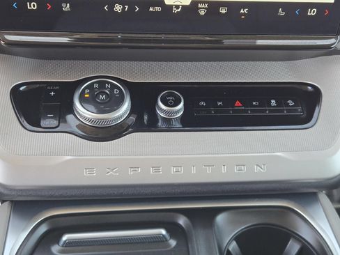 Used 2025 Ford Expedition Max Active AWD/4WD image 14
