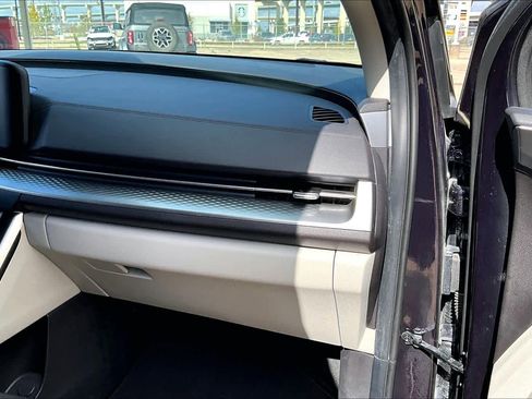 Certified 2024 Kia Carnival LX image 14