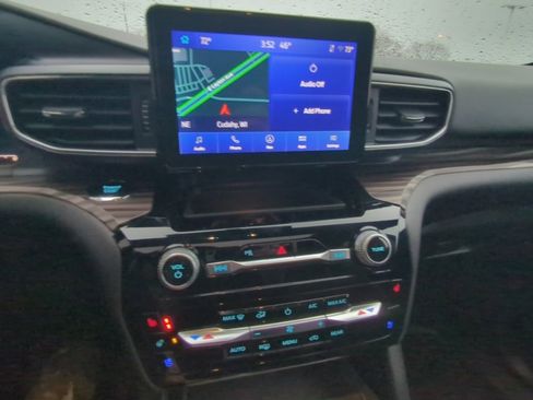 Used 2023 Ford Explorer Limited image 16