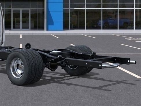 New 2025 Chevrolet Express 4500 4500 Series w/ Power Convenience Package image 11