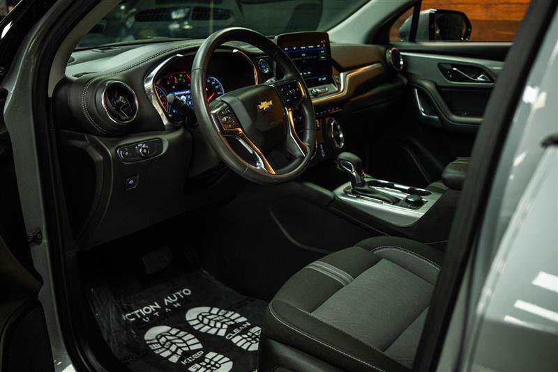 Used 2025 Chevrolet Blazer LT FWD image 8