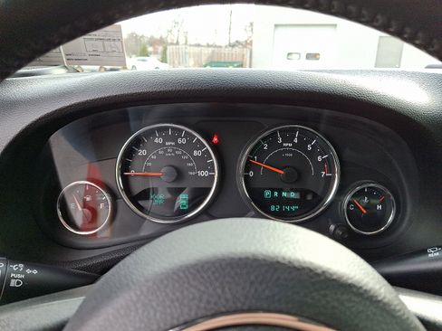 Used 2018 Jeep Wrangler Unlimited Sport image 23