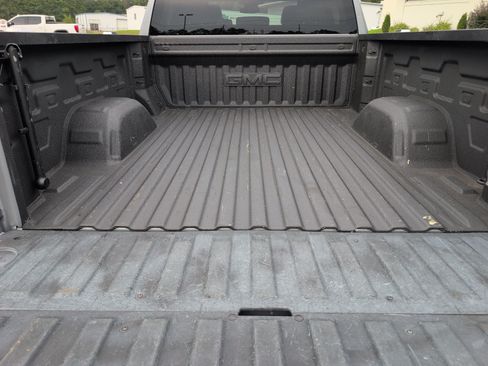 Used 2023 GMC Sierra 1500 SLT w/ SLT Convenience Package AWD/4WD image 8
