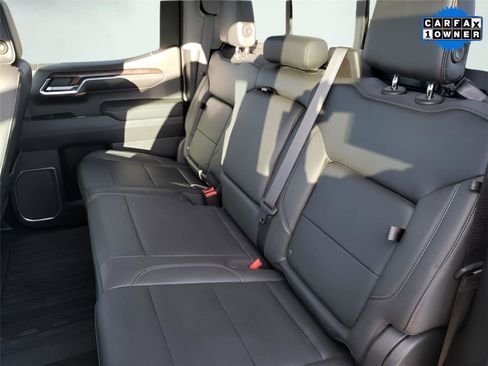 Used 2023 GMC Sierra 1500 SLT AWD/4WD image 13