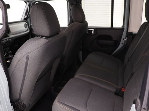 Used 2024 Jeep Wrangler Unlimited w/ Convenience Group image 12