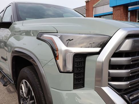 Used 2025 Toyota Tundra Limited AWD/4WD image 4