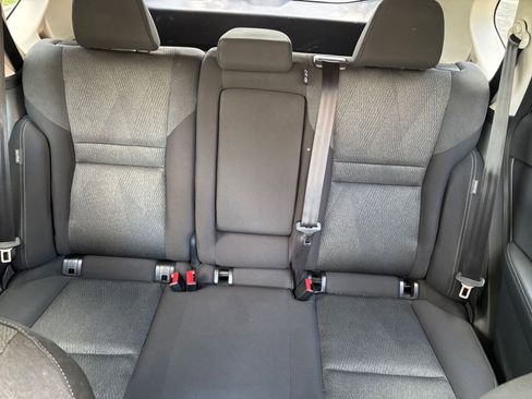 Used 2025 Nissan Rogue SV FWD image 33