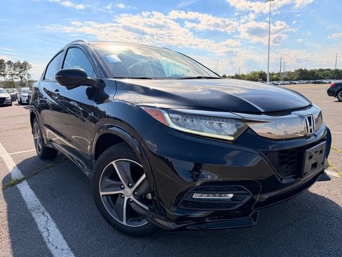 Used 2019 Honda HR-V Touring image 2