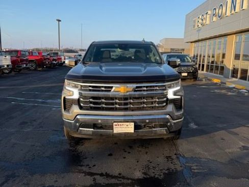 Used 2023 Chevrolet Silverado 1500 LTZ image 3