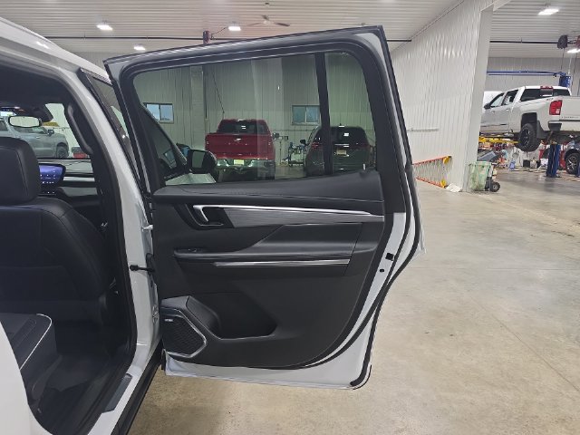 Used 2026 Buick Enclave Preferred AWD/4WD image 31