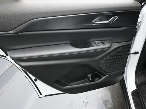 New 2026 Jeep Grand Cherokee L 4WD image 11