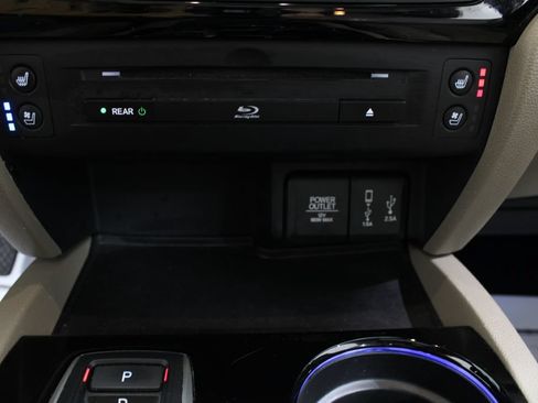 Used 2017 Honda Pilot Elite image 40